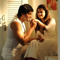 raja-rani-along-alaipayuthey-lines-photos-pictures-stills