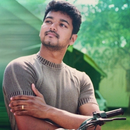 Yaendi Yaendi promo song from Puli reaches 1 million views!