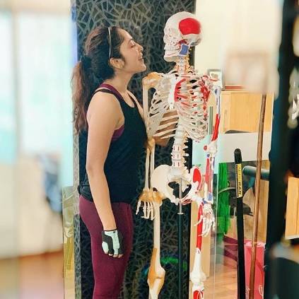 Aadai star Ramya gets skeleton toy as a birthday gift