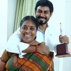 Aari finished the shooting of Nagesh Thiraiarangam and then only left for his mother's death funeral