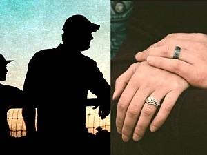 After dating for 5 years, popular singers get engaged finally - shares a romantic viral pic!