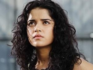 "It's pin drop silence..." After losing brother to Covid, 'troubled' Pia Bajpiee tweets again! - Netizens offer suggestions & support! What happened?