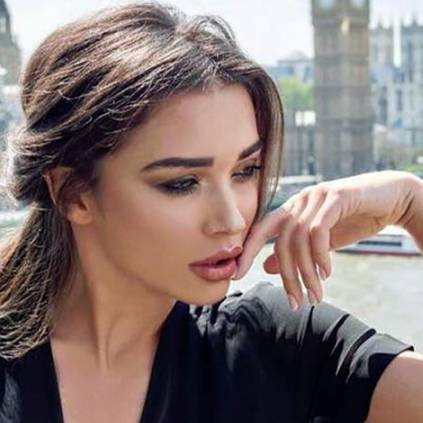 Amy Jackson posts pregnancy photo with fiancee George Panayiotou