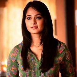 Anushka Shetty shares her look from Madhavan&rsquo;s Silence