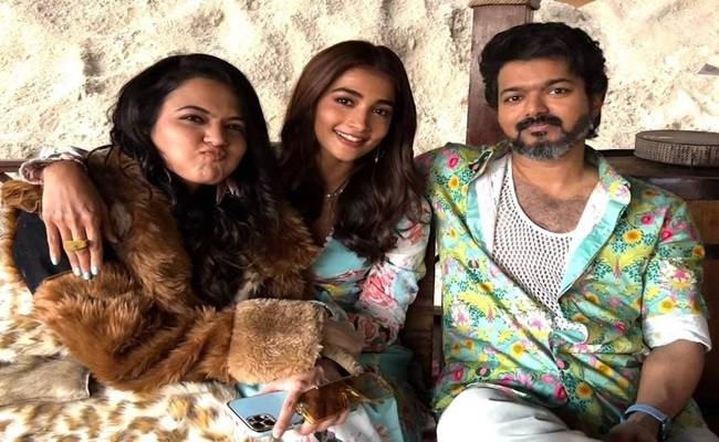 Aparna Das shares colourful BTS pics from Vijay's Beast