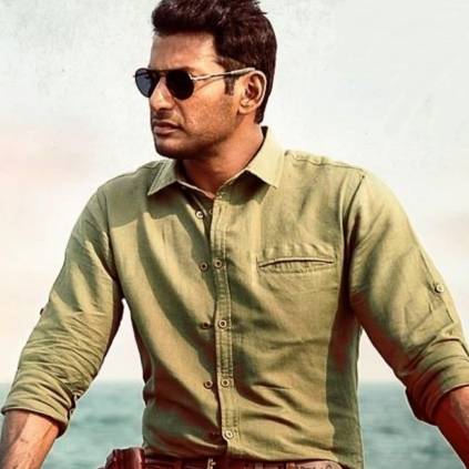 AR Murugadoss with his Darbar team praises Vishal’s Ayogya