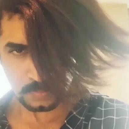 Arun Vijay's new look for Agni Siragugal with Vijay Anotny and directed by Naveen