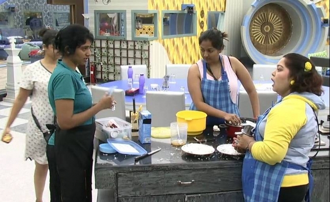 Bigg Boss Harathi trolls self with video watch here