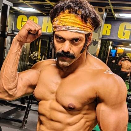 Celebrities' including Sayyeshaa's tweet on Arya's body transformation for his movie with Pa. Ranjith.