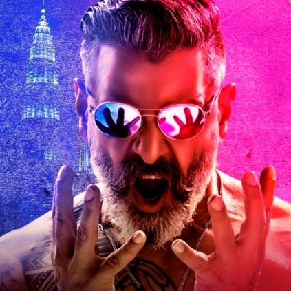 Chiyaan Vikram’s torchlight fight sequence making video from Kadaram Kondan