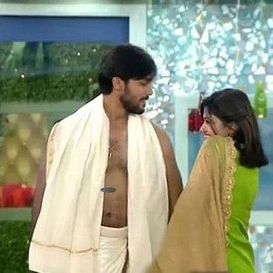 comedian-sathishs-talks-about-aarav-oviya-relationship-in-bigg-boss-photos-pictures-stills ''Aarav ku ivlo demand Konjam jaasthi dhan''