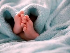 "Completely in love with her" - Famous singer-actor announces the birth of his new-born; shares pic!