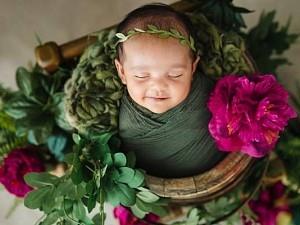 “Here is my princess” - Celebrity couple release cute pic; Guess whose bundle of joy this is?