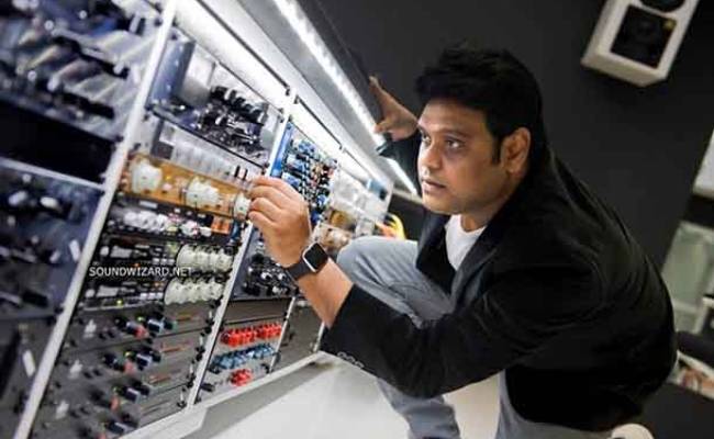 Harris Jayaraj wedding anniversary celebrations