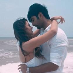 Idhayathai Oru Nodi full video song from Semma Botha Aagathey