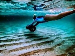 Popular actress's "idea" to avoid people is all things genius