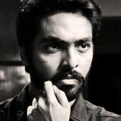 is G.V.Prakash's Kadavul Irukaan Kumaru an horror scipt?