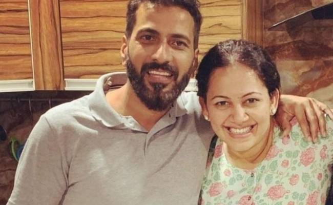 Jithan Ramesh pulls Archana legs over Instagram photo