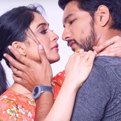 Kallooliye lyric video from Mr Chandramouli