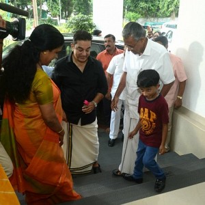Just In: Kamal Hassan meets Kerala CM