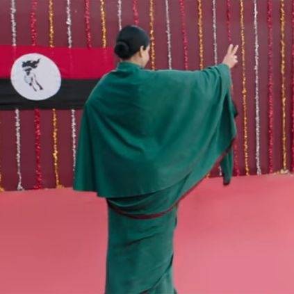 Kangana Ranaut's look in Vijay directed Thalaivi revealed Video here