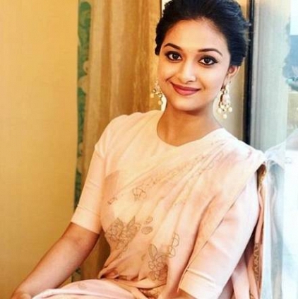 Keerthy Suresh gifts gold coins to Sandakozhi 2 team