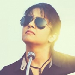 Magalir Mattum Adi vaadi thimira song review