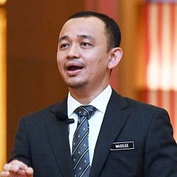 Malaysia's education minister praises this Tamil film: Details Here