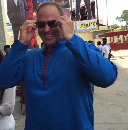 Matthew Hayden watches Kabali