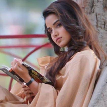 My World Is Flying Full Video Song