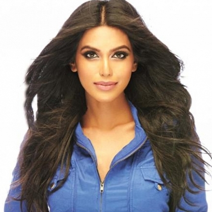 Natasha Suri Meets With An Accident tamil cinema news