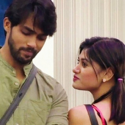 Oviya reaction and words to Arav at the Bigg Boss Season 1 finale