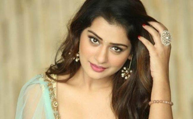 Payal Rajput getting scared of COVID testing - Viral video