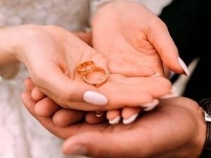 Popular 59-year-old actor secretly marries his 28-year-old girlfriend in an intimate ceremony!