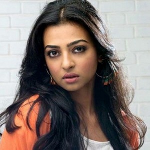 ராதிகா ஆப்தேவை 'சீண்டிய'அந்த நடிகர் யார்?.. விளக்கம் இதோ!