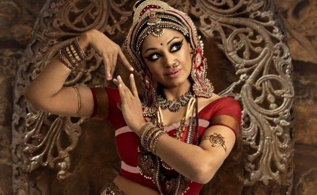 Rajinikanth's heroine and popular actress shares video of dance drying clothes ft Shobana
