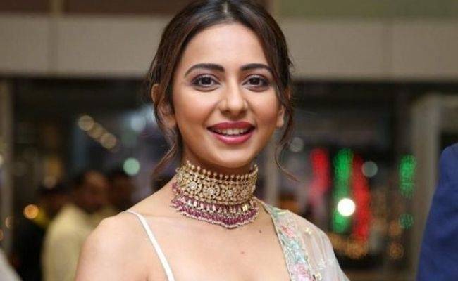 Rakul Preet Singh is SIZZLING in this bikini picture; Check this VIRAL throwback post