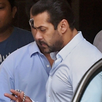 Salman Khan granted with bail on Black Buck poaching case
