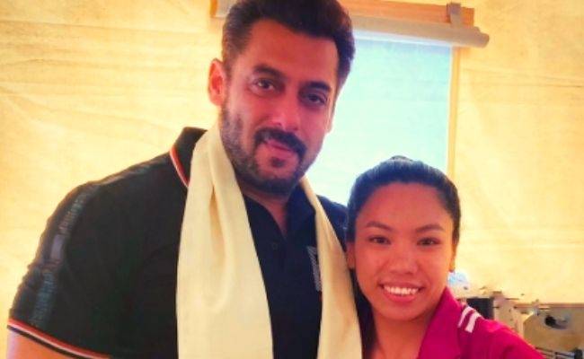 Salman Khan meets Mirabai Chanu but his shawl is grabbing the eyeballs