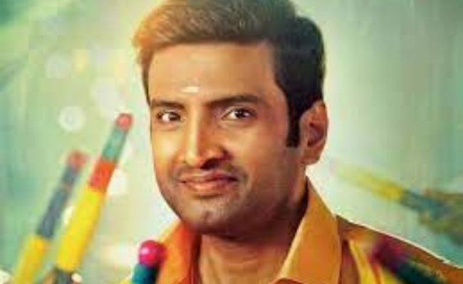 Santhanam's NEXT gets a superb MOTION POSTER; theatrical release date also revealed