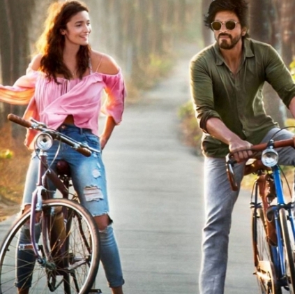 Shah Rukh Khan reportedly plays an extended cameo in Dear Zindagi Shah Rukh Khan reportedly plays an extended cameo in Dear Zindagi