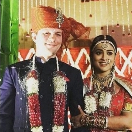 Shriyaa Saran gets married to her longtime boyfriend Andrei Koscheev tamil cinema news