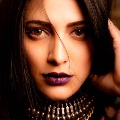 Shruti Haasan pens an emotional note and opens up about her plastic surgery