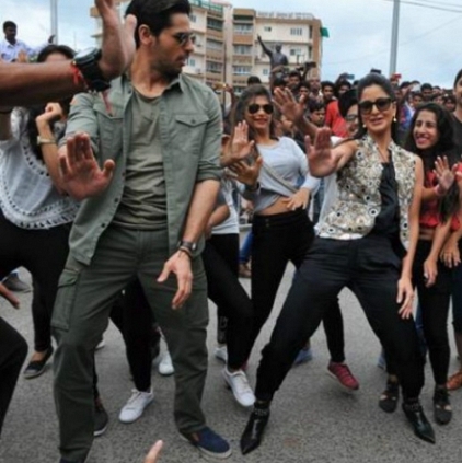 Sidharth Malhotra and Katrina Kaif get offloaded from plane in New Delhi