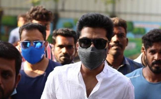 Simbu mass entry at voting booth Stunned fans react