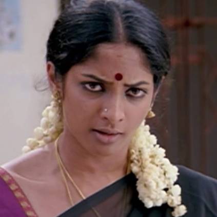 Sriya Reddy- Thimiru fame, posted a picture with her daughter.