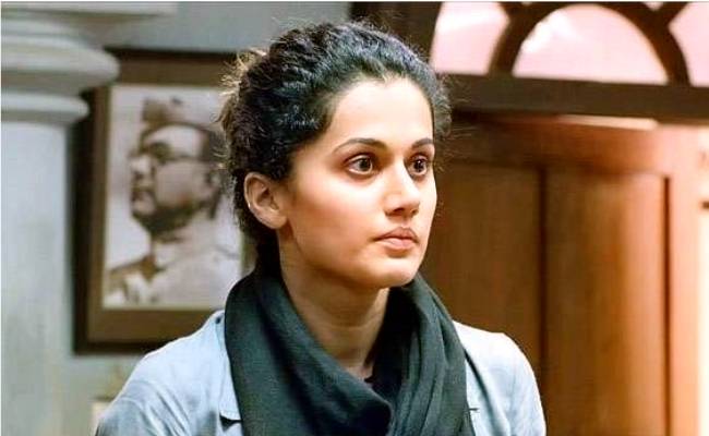 Netizens take on Taapsee for her support to Anurag Kashyap.
