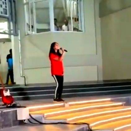 Thala Ajith's daughter Anoushka sings at School Christmas Function, Video here