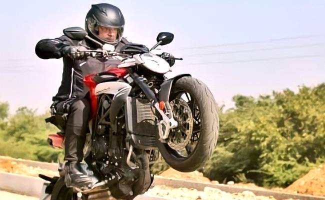 Thala Ajith’s latest bike stunt pic from Valimai is going viral, here’s another interesting fact