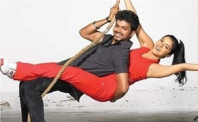 These rare stills from Pokkiri are perfect quarantine timepass